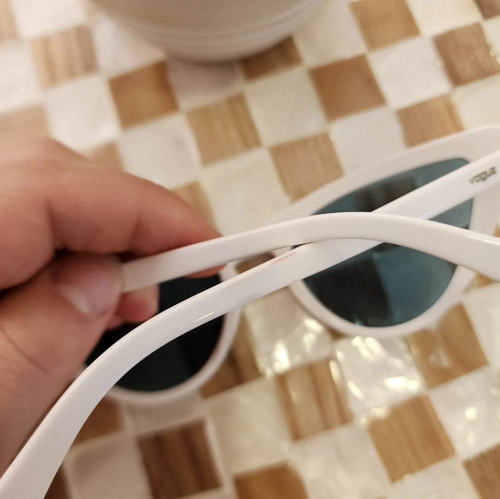 Gigi Hadid Vogue Sunglasses🤍